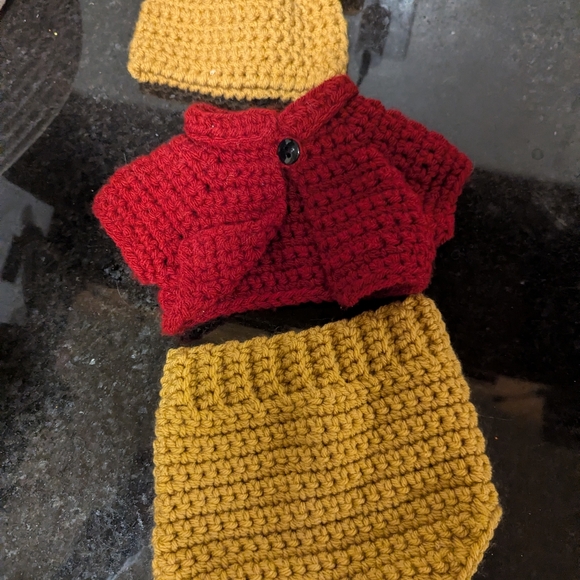 Handmade Crotchet Winnie The Pooh 3 Piece Baby Outfit Set Newborn Photography - Picture 5 of 6
